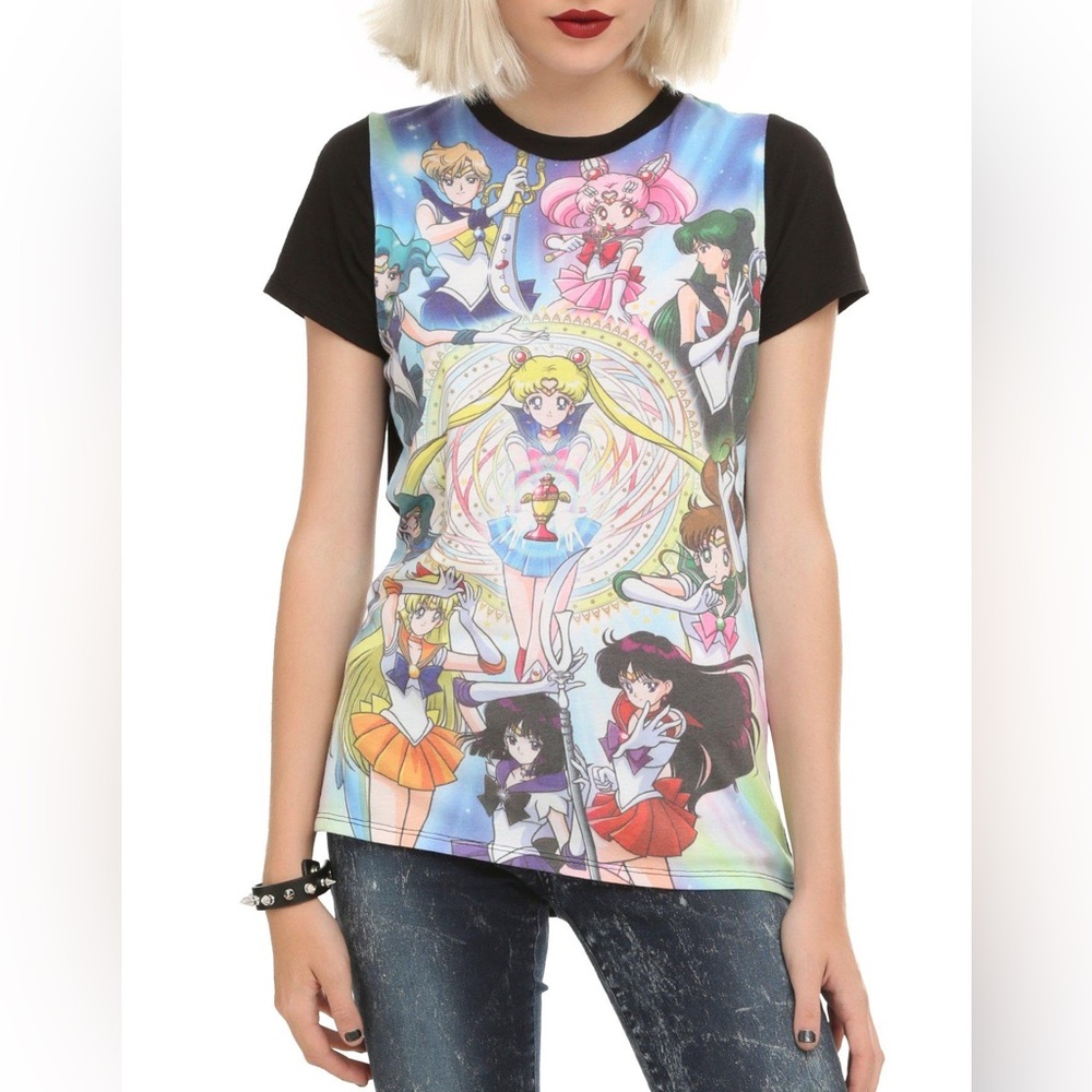 Sailor Moon Graphic Tee Womens Medium Hot Topic Ten Sailors Short Sleeve T-shirt